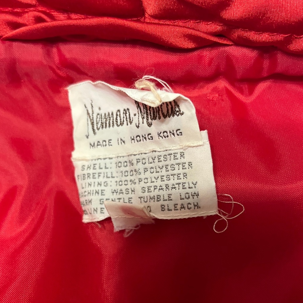 Lovely red quilted Neiman Marcus robe. Medium to large. - Picture 17 of 17